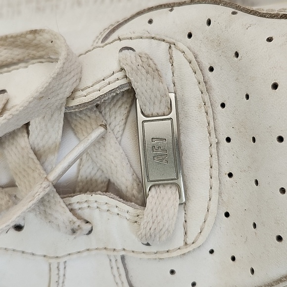 Air Force 1 white sneakers, low ankle, 7Y but fits a women's 8. - Picture 8 of 9